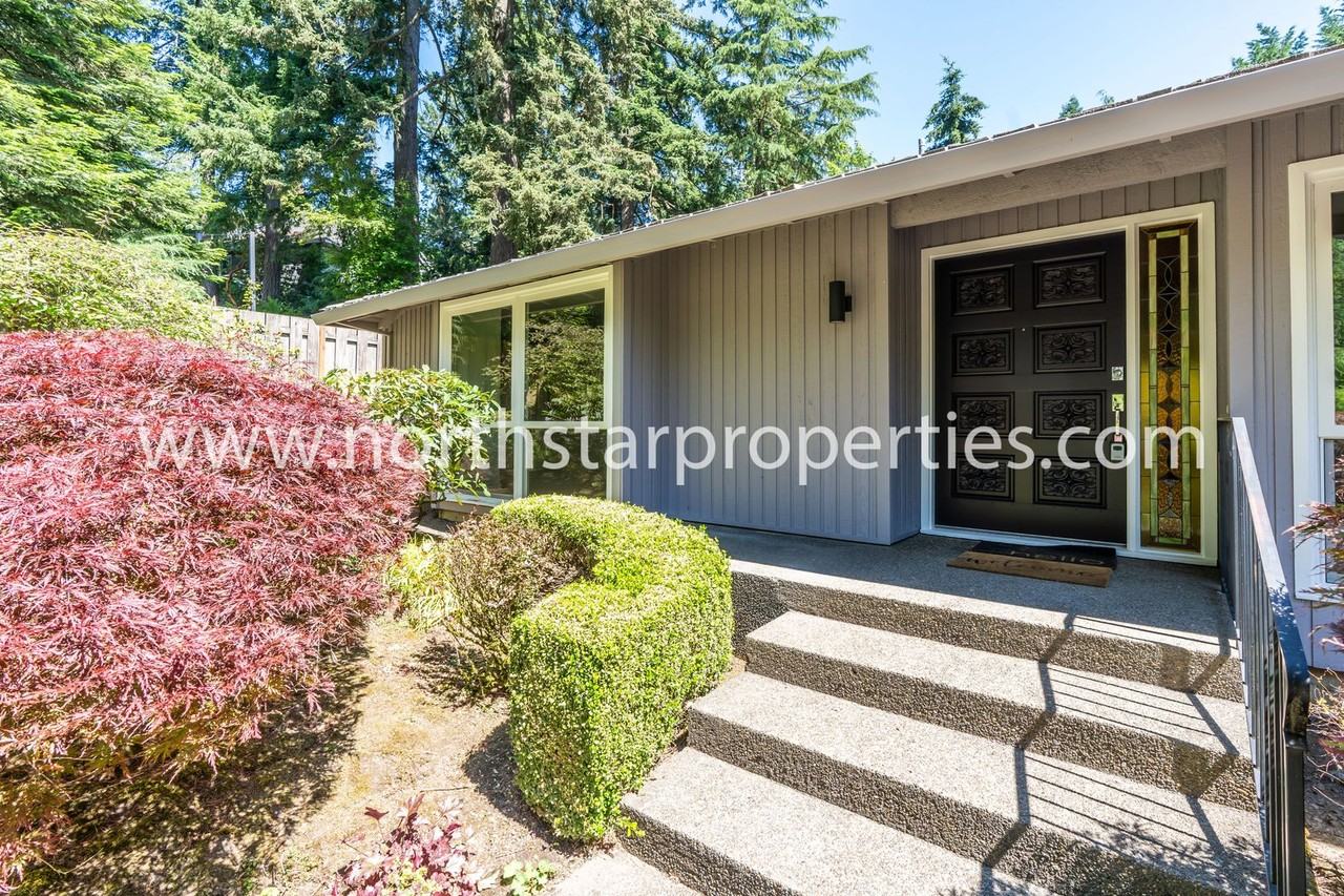 1405 Greentree Cir - Photo 2 of 42