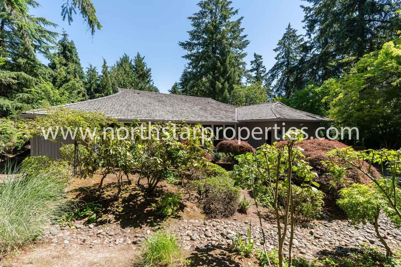 1405 Greentree Cir - Photo 6 of 42