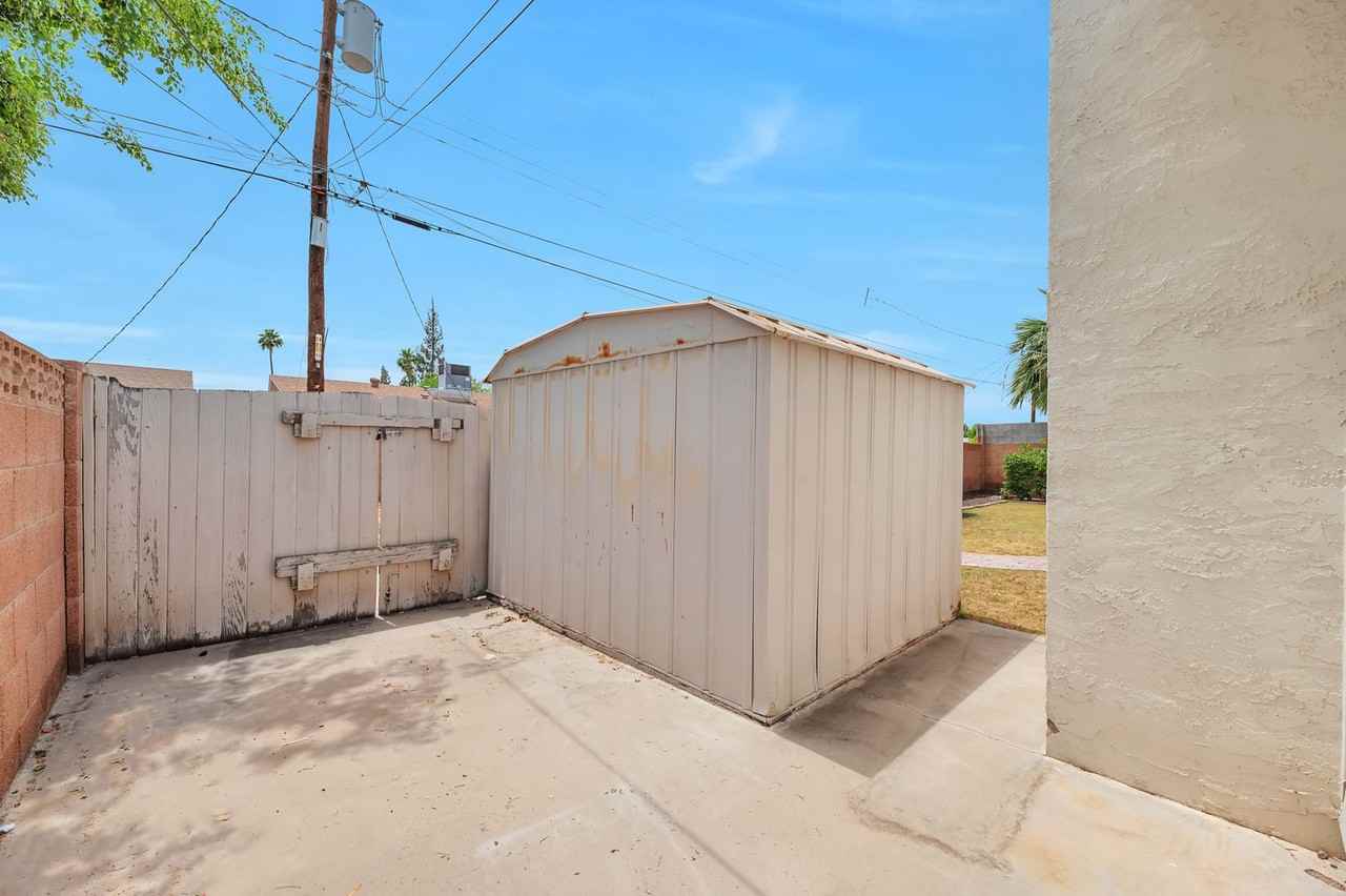 8445 E Dianna Dr - Photo 4 of 32