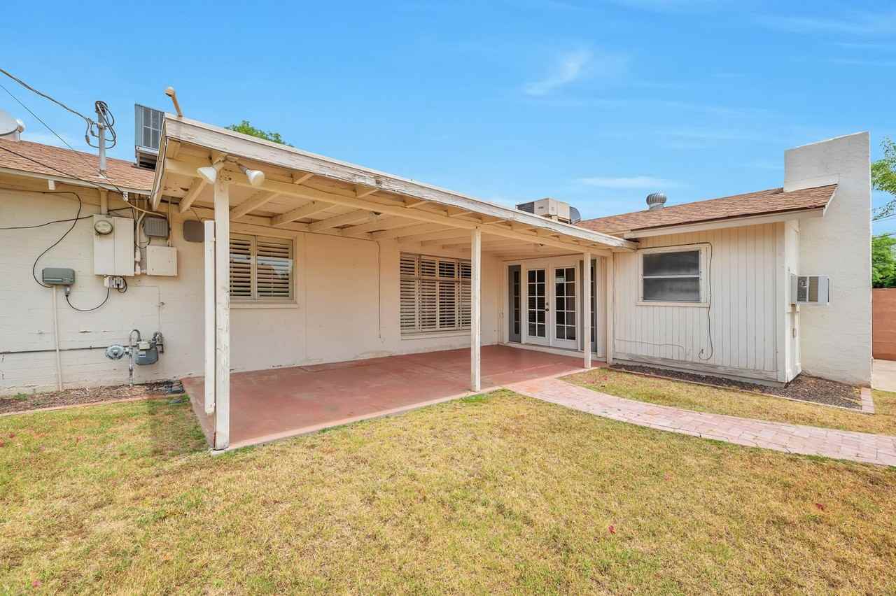 8445 E Dianna Dr - Photo 5 of 32