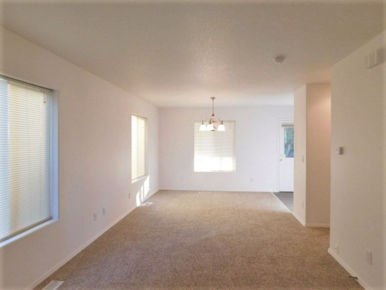 4320 Sacramento Ct Ne - Photo 2 of 30