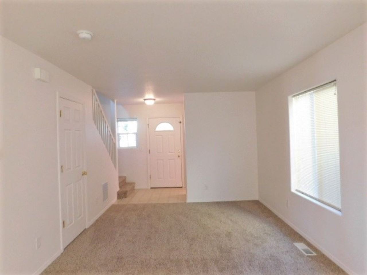 4320 Sacramento Ct Ne - Photo 3 of 30