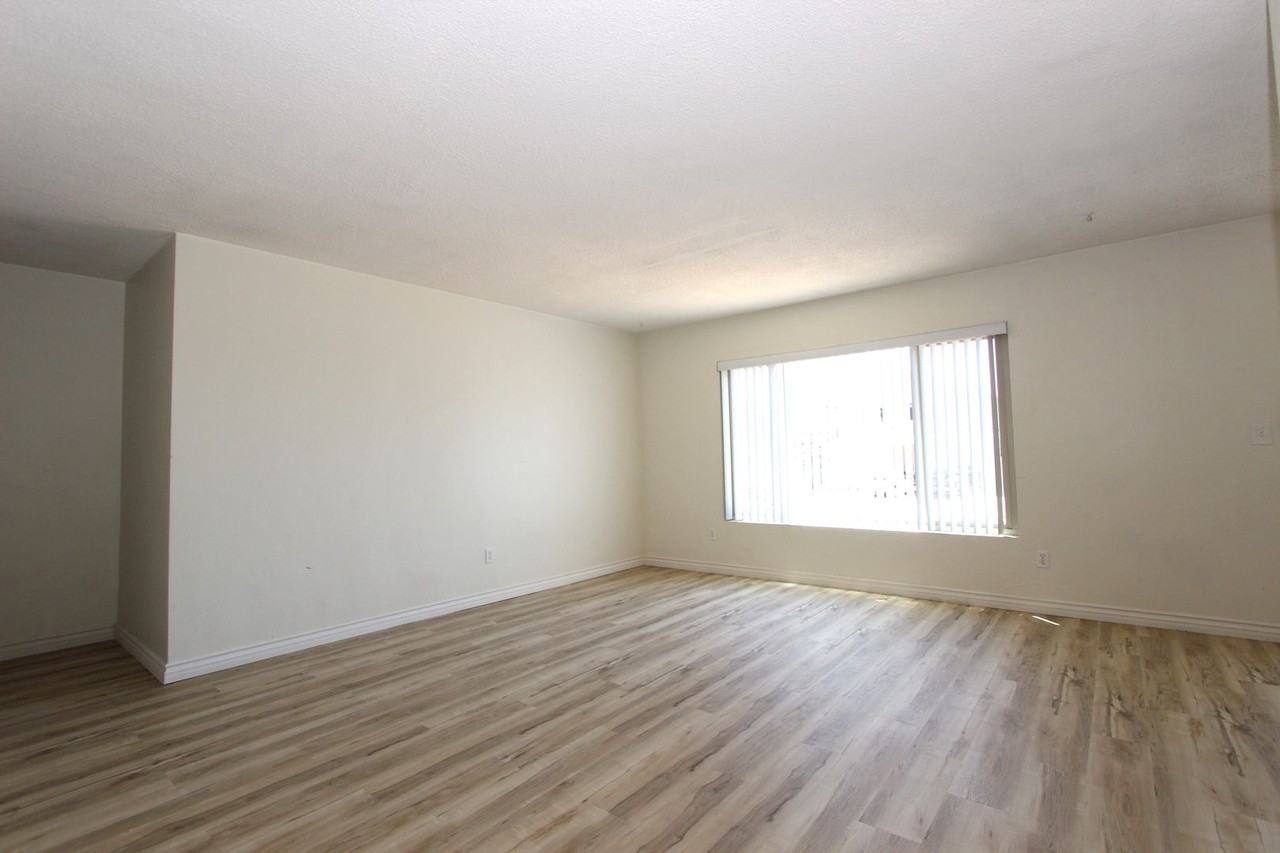 5254 La Jolla Mesa Dr - Photo 2 of 14