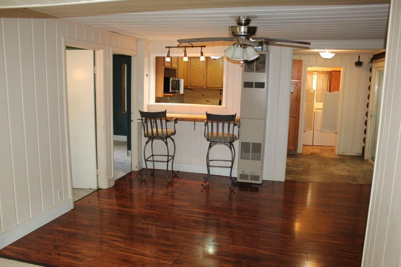 223 Oak Grove Dr - Photo 3 of 13