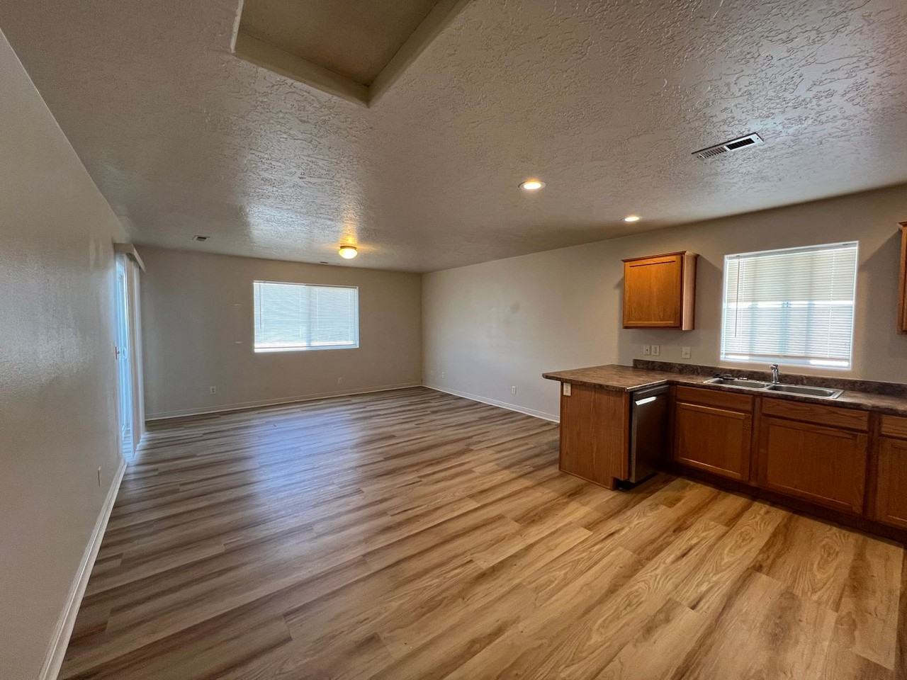 532 W 1950 N - Photo 3 of 17