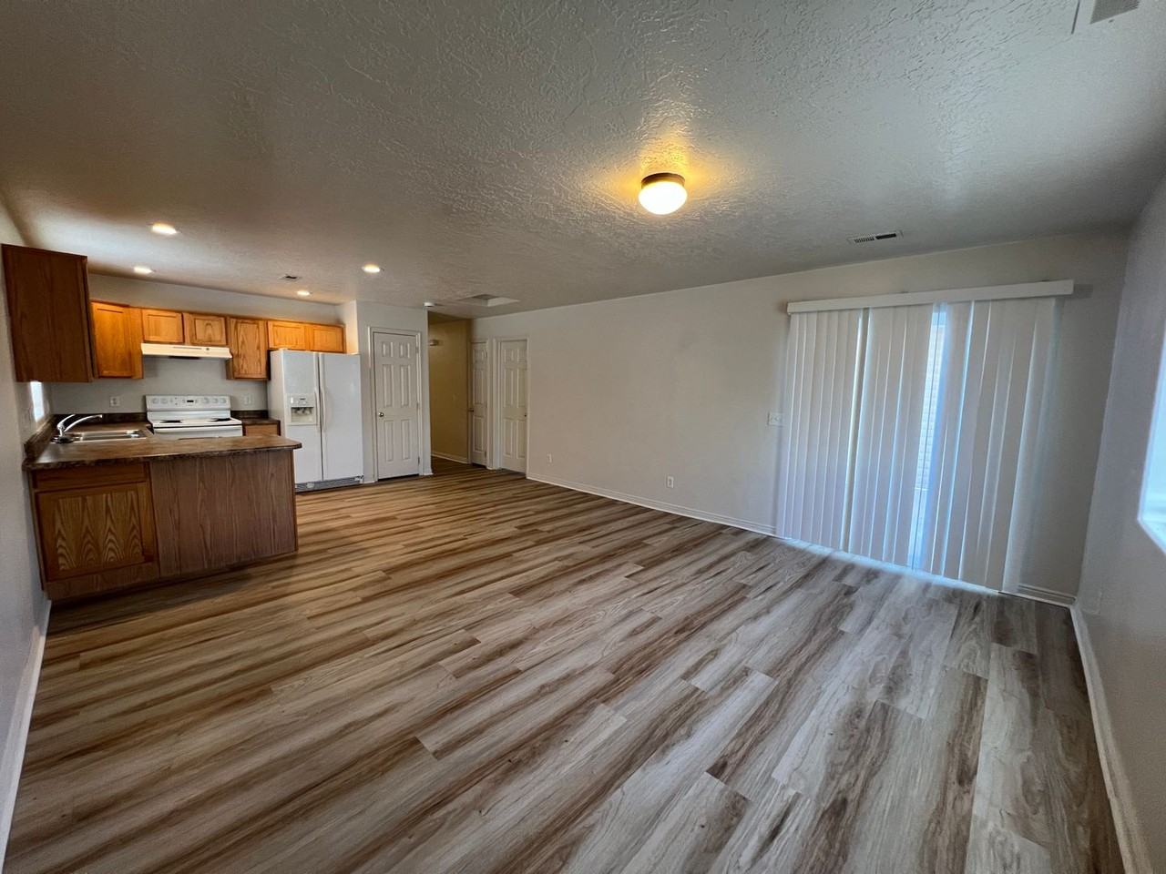 532 W 1950 N - Photo 6 of 17