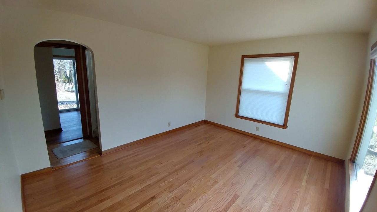 3250 N 89th St - Photo 3 of 23