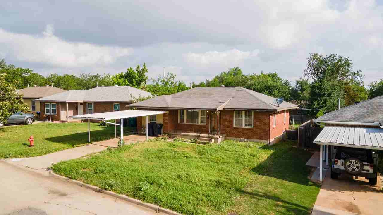 3005 Nw 33rd St - Photo 3 of 19