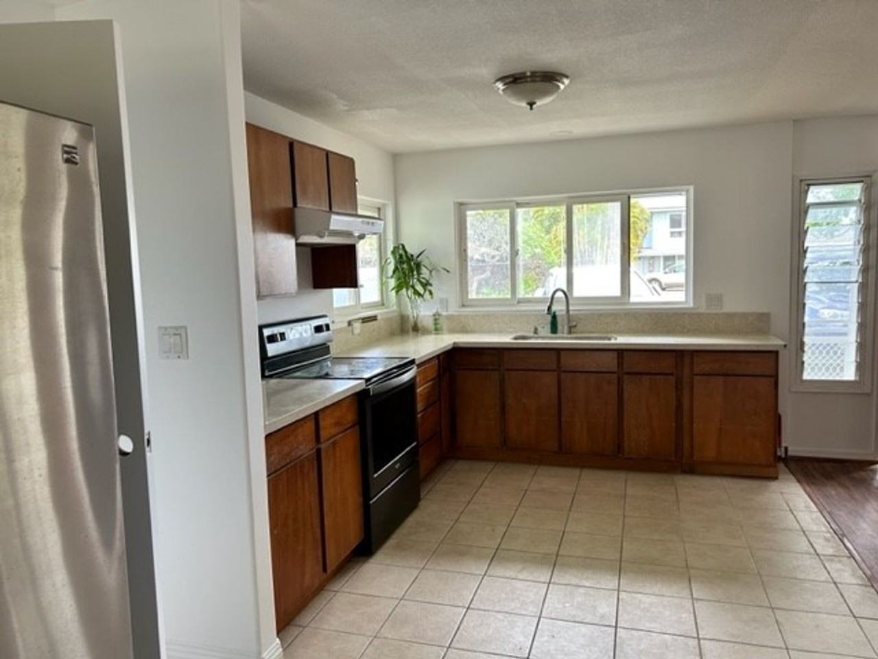 655 N Kainalu Dr - Photo 4 of 25