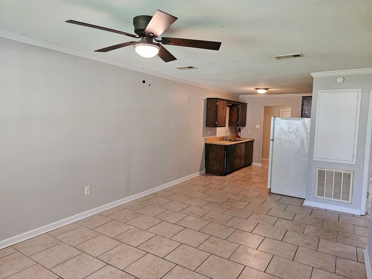 23895 Leaning Oaks Drive - Photo 3 of 11