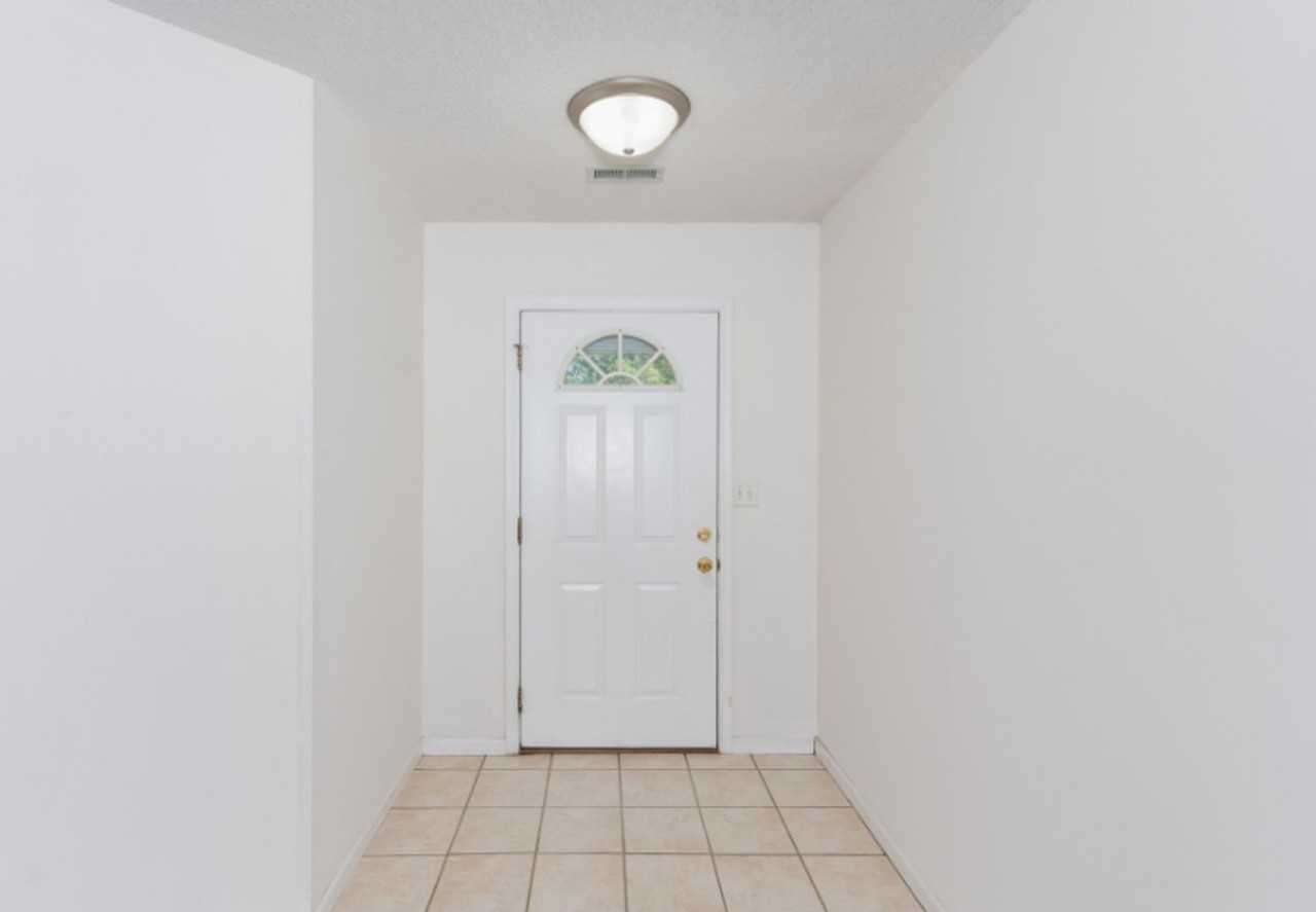 4403 Langham Dr - Photo 3 of 33