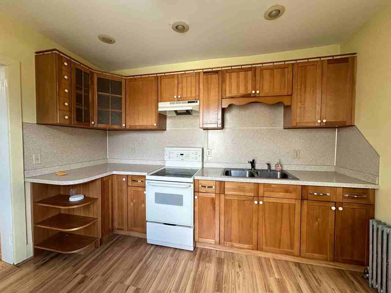 137 Mifflin Street - Photo 3 of 9