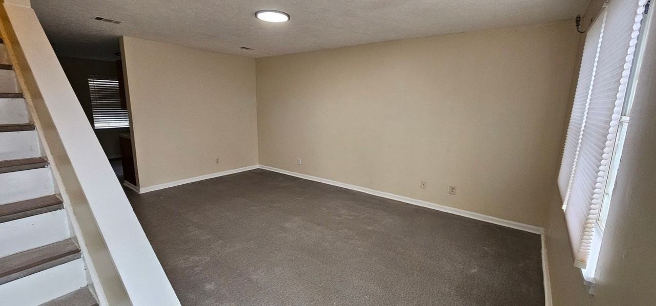 198 Washington St - Photo 2 of 11