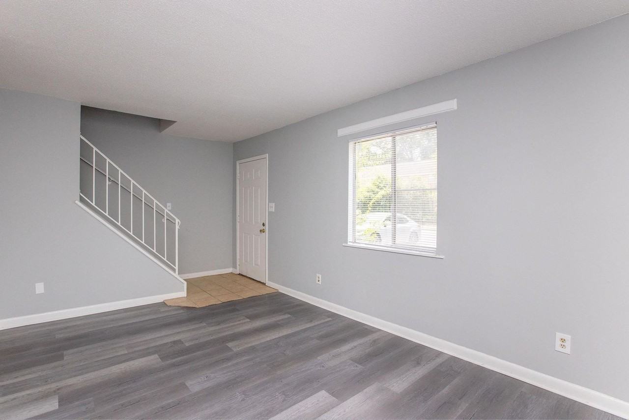 Oakley Grove Townhomes - Photo 5 of 49