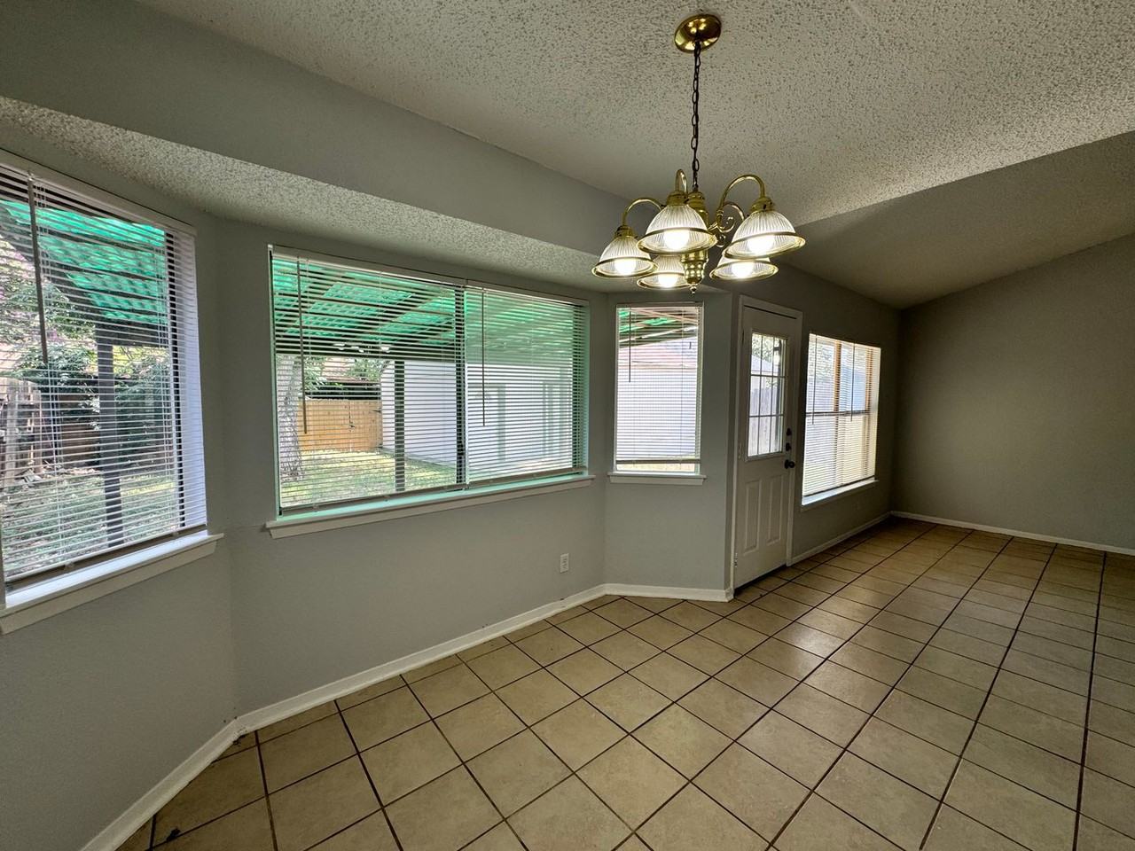 6604 Spring Hurst 6604 - Photo 3 of 24