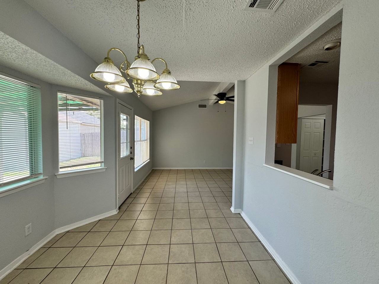 6604 Spring Hurst 6604 - Photo 4 of 24