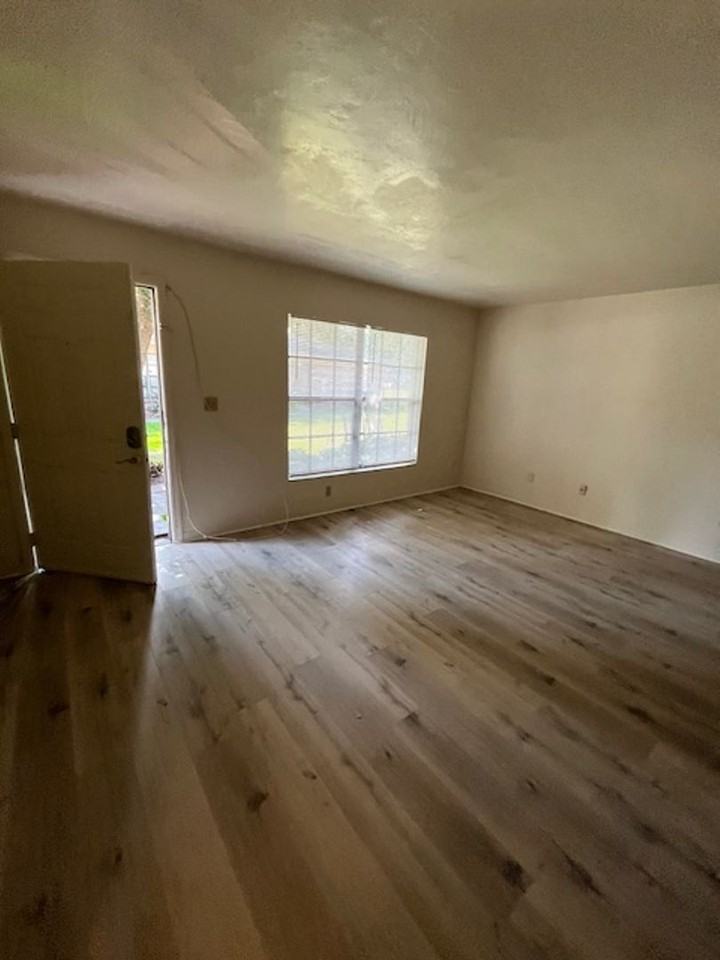 2517 Nw 57th Pl - Photo 3 of 20