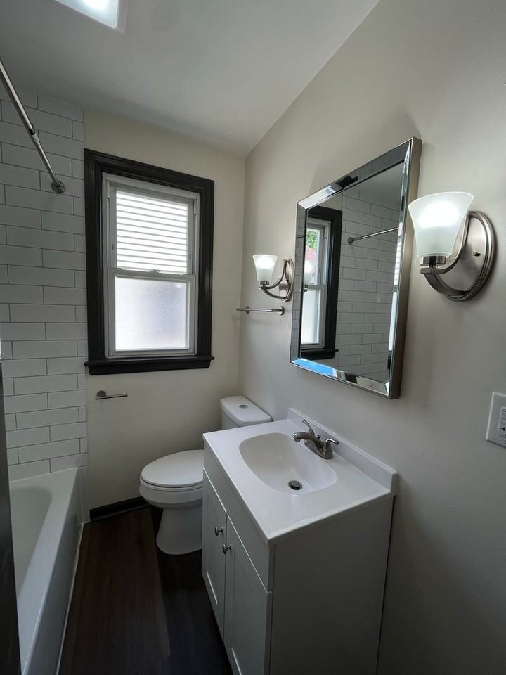 1079 Fairwood Ave - Photo 7 of 16