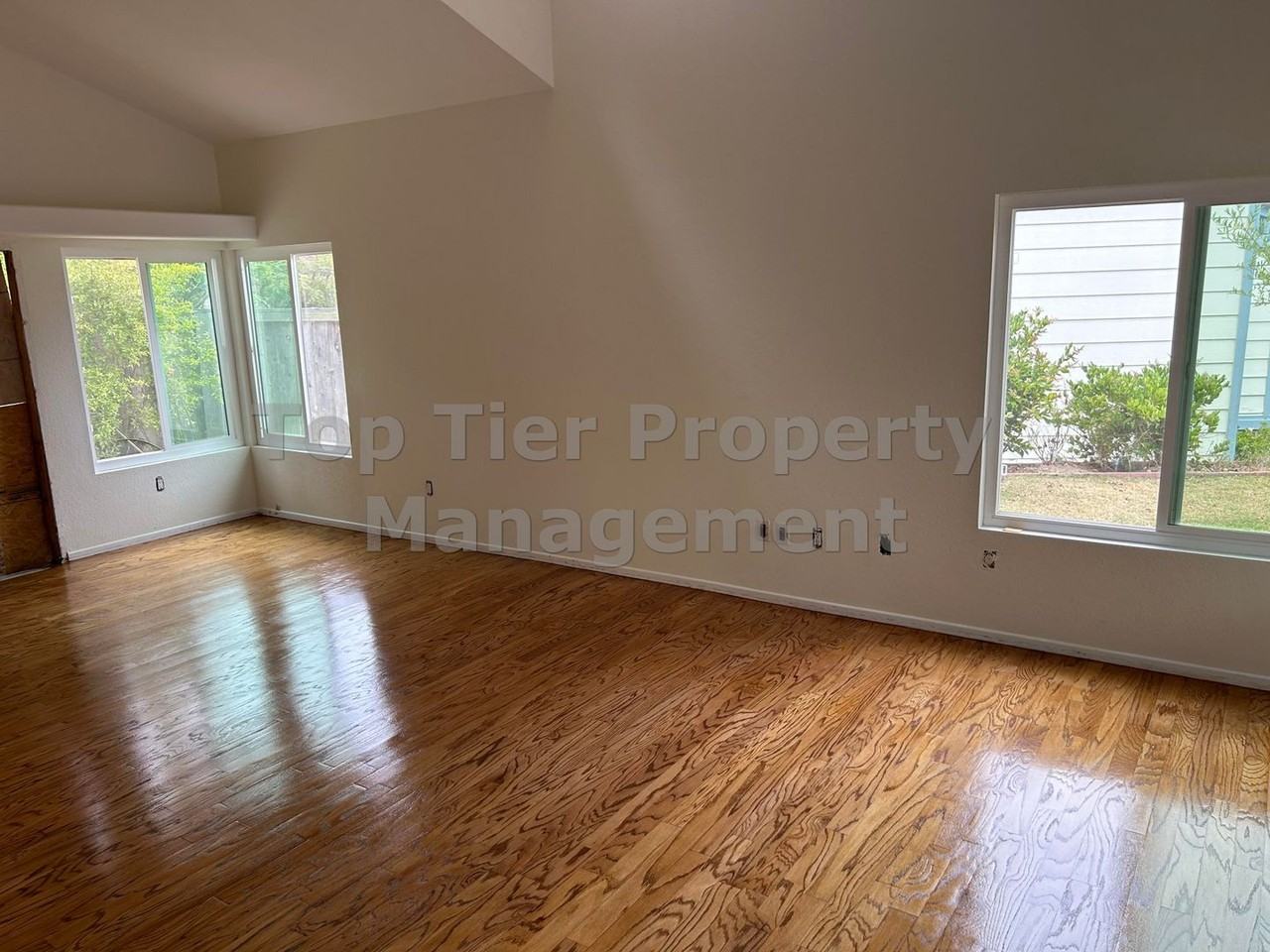 1322 Calle Christopher - Photo 6 of 29