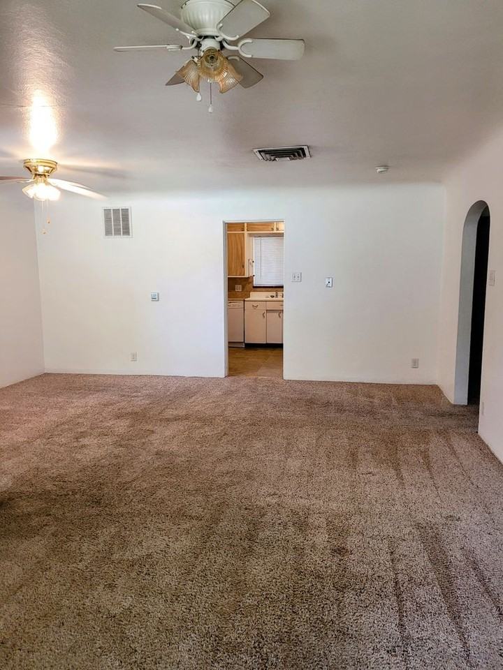 302 N 10th St - Photo 3 of 12