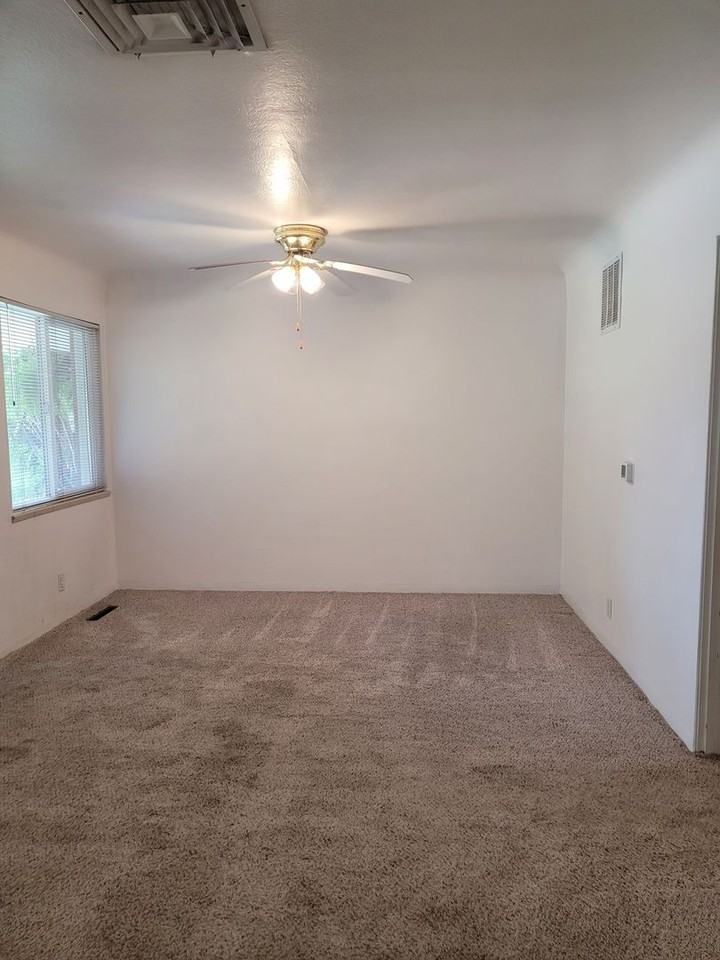 302 N 10th St - Photo 5 of 12