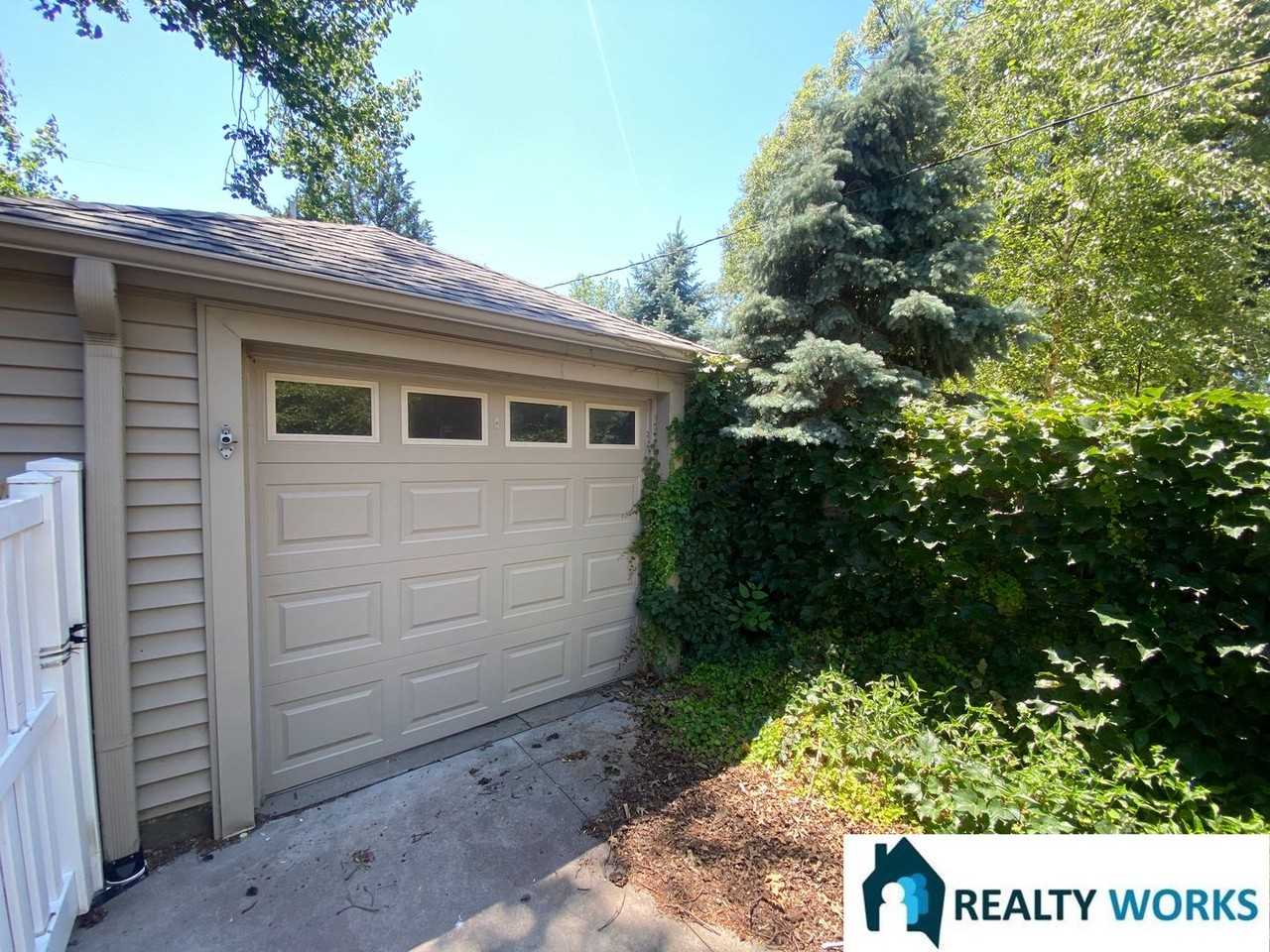 1439 Cheyenne St - Photo 2 of 16