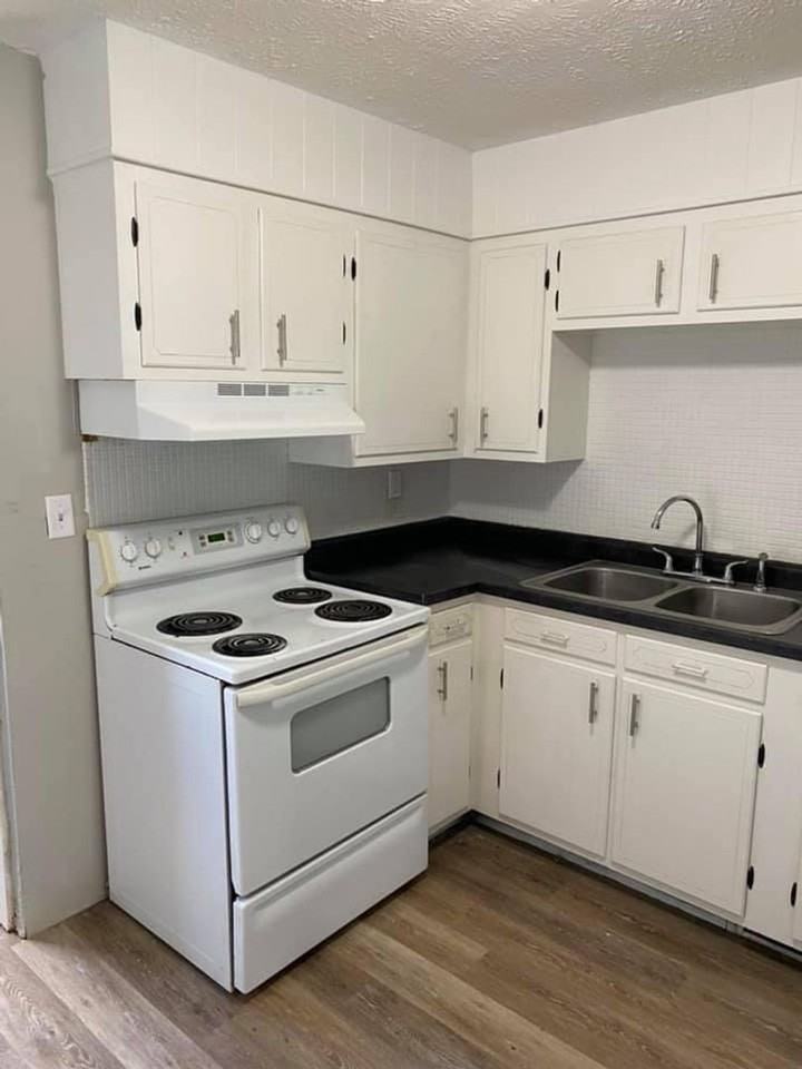 919 Hercules Ave - Photo 3 of 8