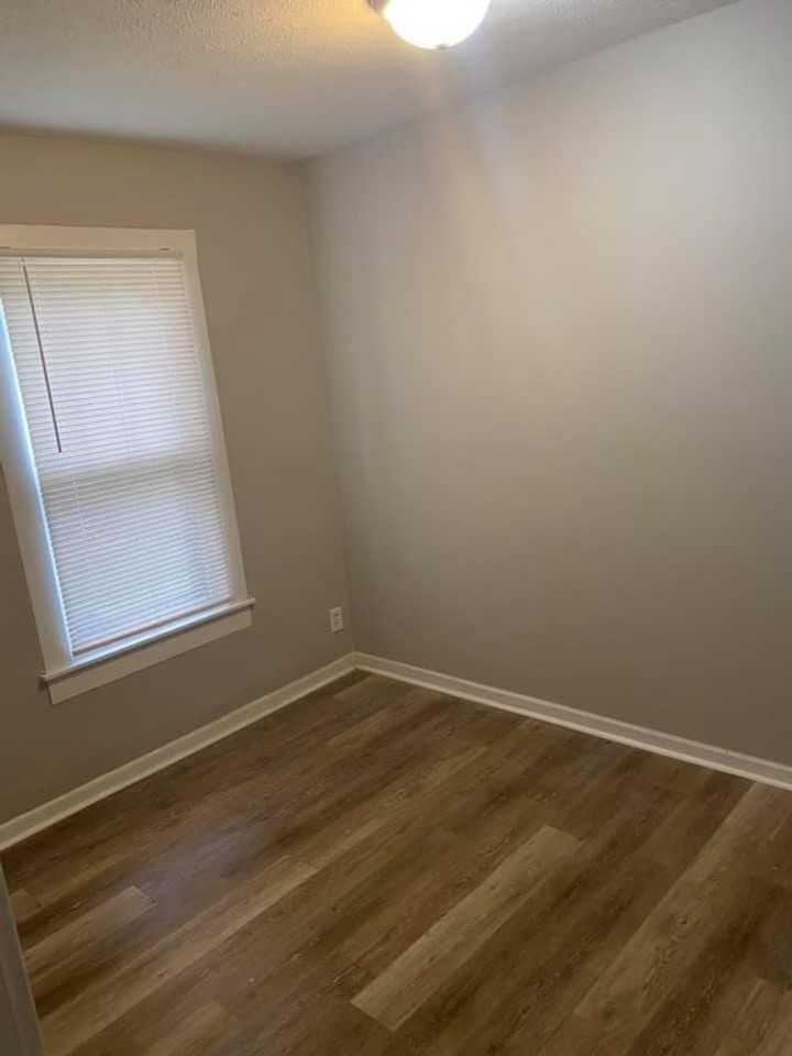 919 Hercules Ave - Photo 6 of 8