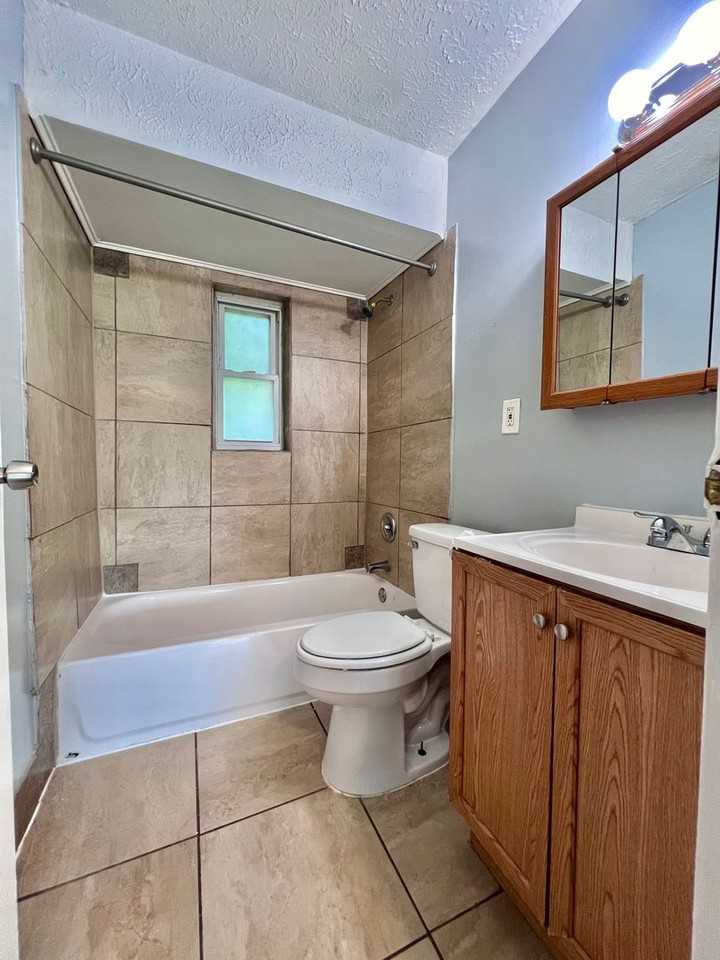 2824 Westknolls Lane #3 - Photo 5 of 9