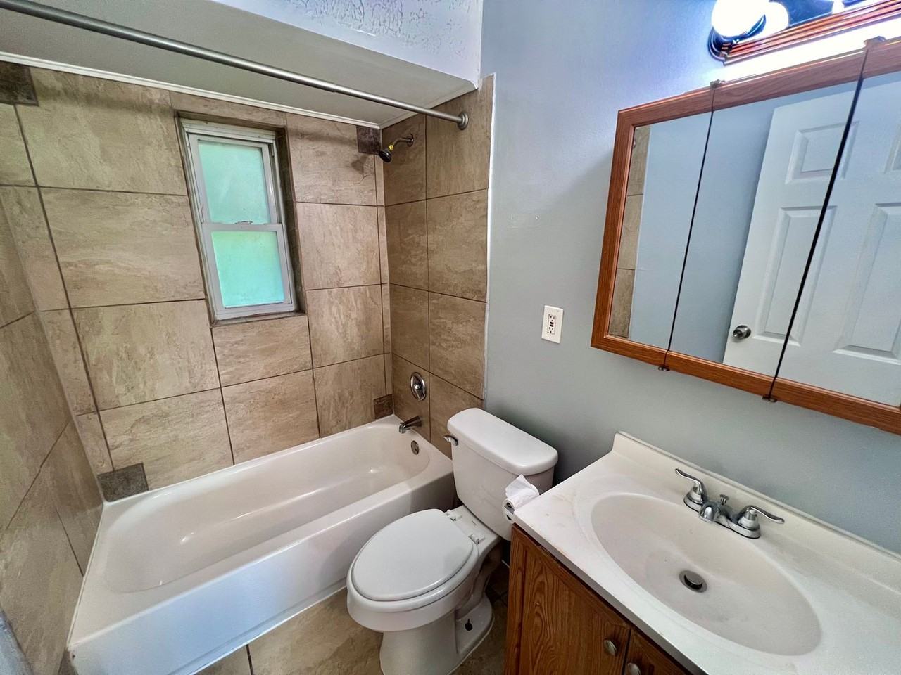 2824 Westknolls Lane #3 - Photo 6 of 9