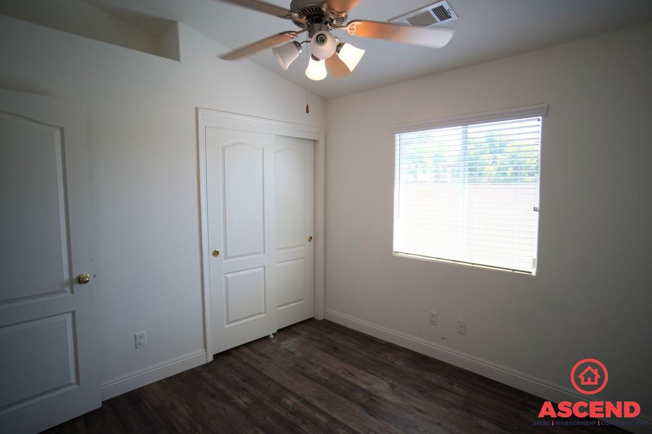 10318 Lerwick Ave - Photo 7 of 15