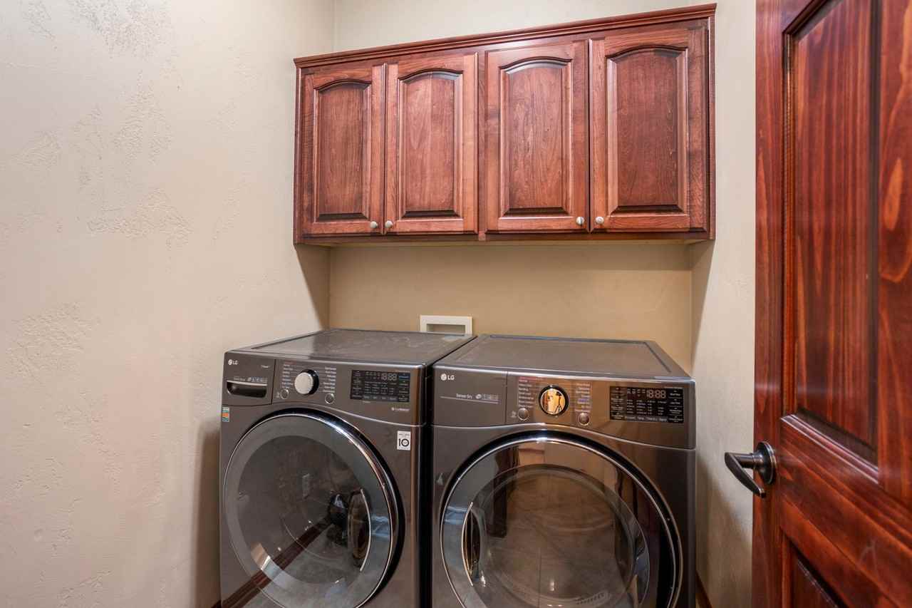 1021 Durham Ln - Photo 2 of 25