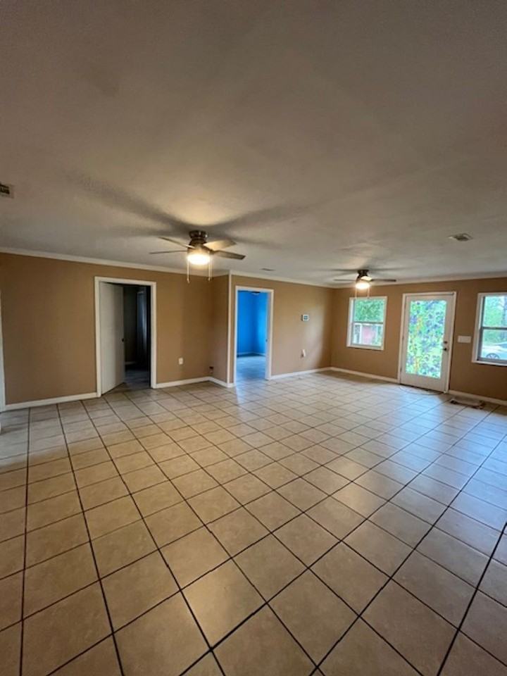 9451 Ne 111th St - Photo 3 of 34