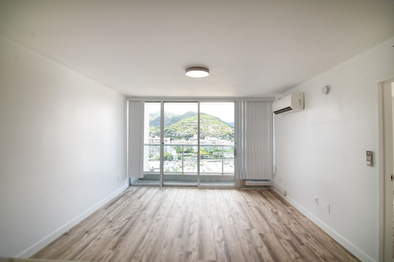 1450 Young St #2606 - Photo 6 of 14