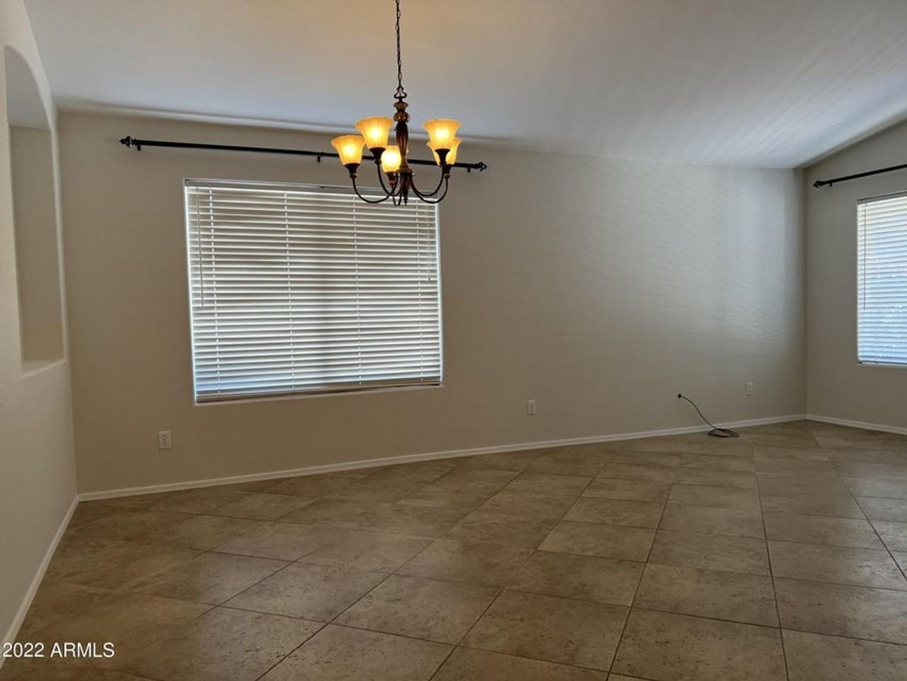 7922 W Ross Ave - Photo 6 of 25