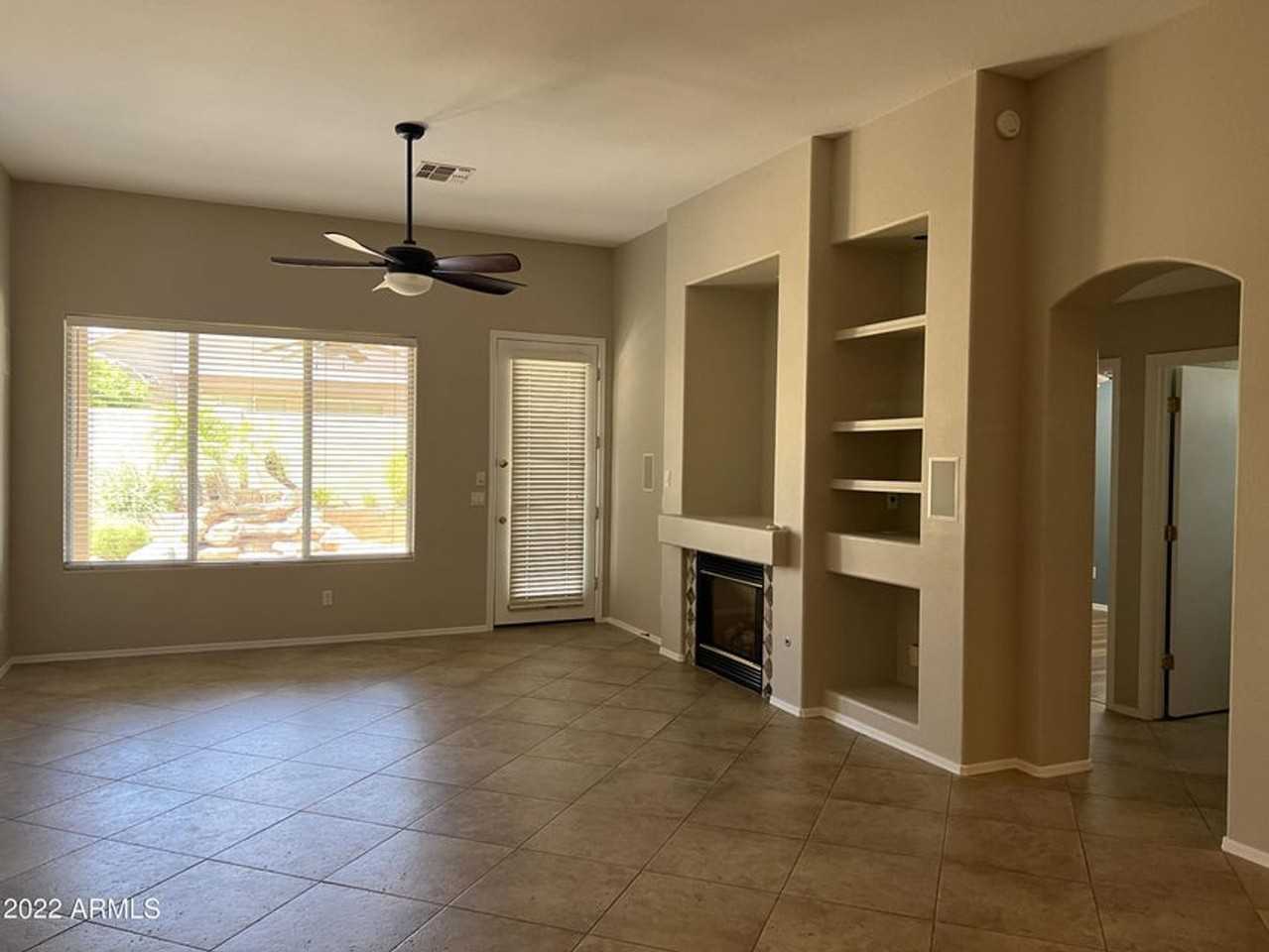 7922 W Ross Ave - Photo 7 of 25