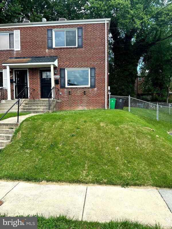4030 Lyons St - Photo 2 of 16