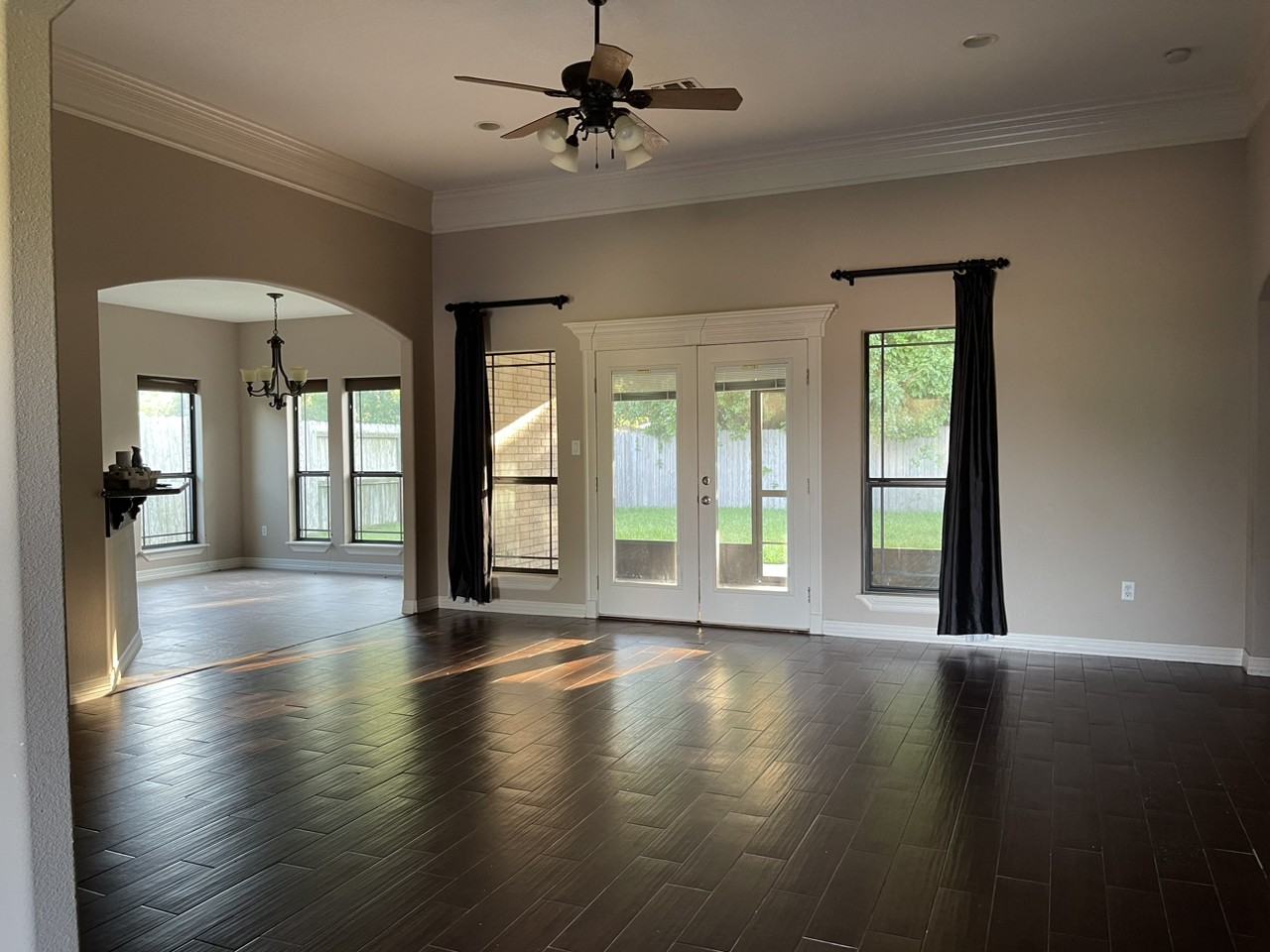 1030 Cardinal Dr - Photo 3 of 19