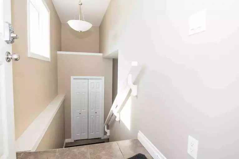11281 76 Ave #A - Photo 3 of 14