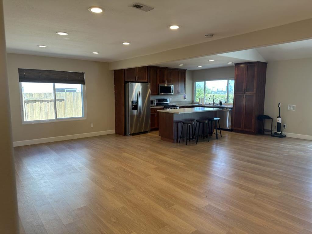 4636 Benhurst Ave - Photo 4 of 18