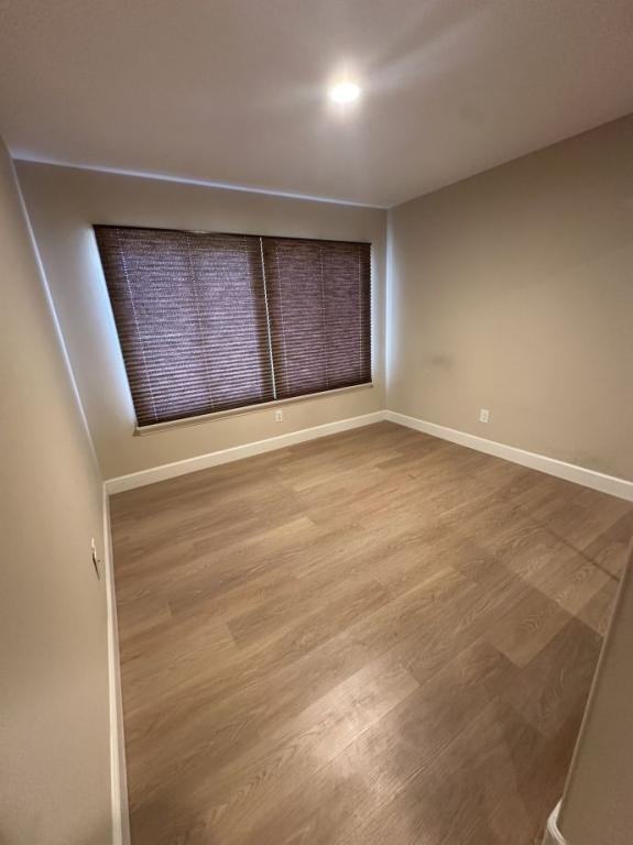 4636 Benhurst Ave - Photo 7 of 18