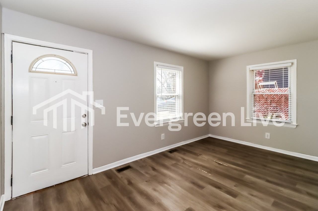 1412 Hateras Ave - Photo 2 of 18