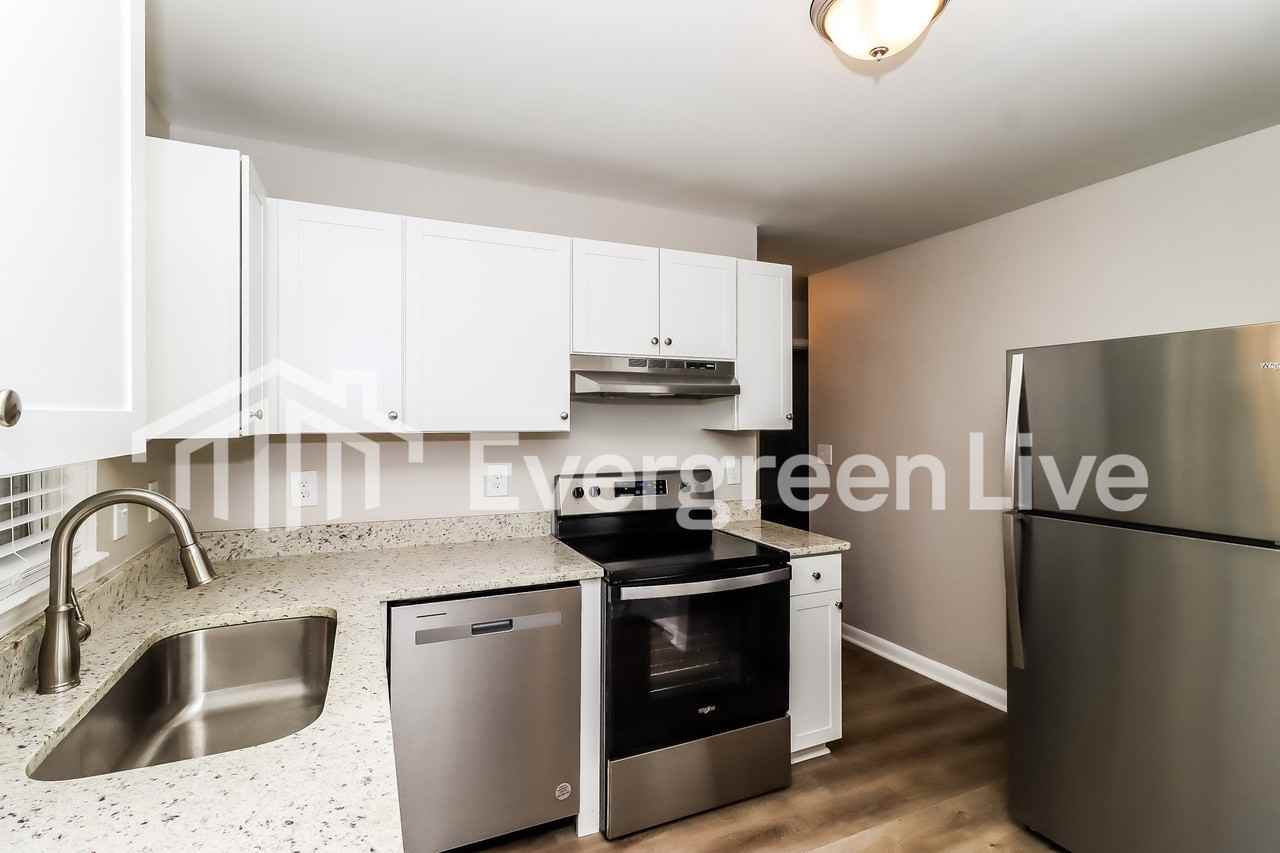 1412 Hateras Ave - Photo 3 of 18
