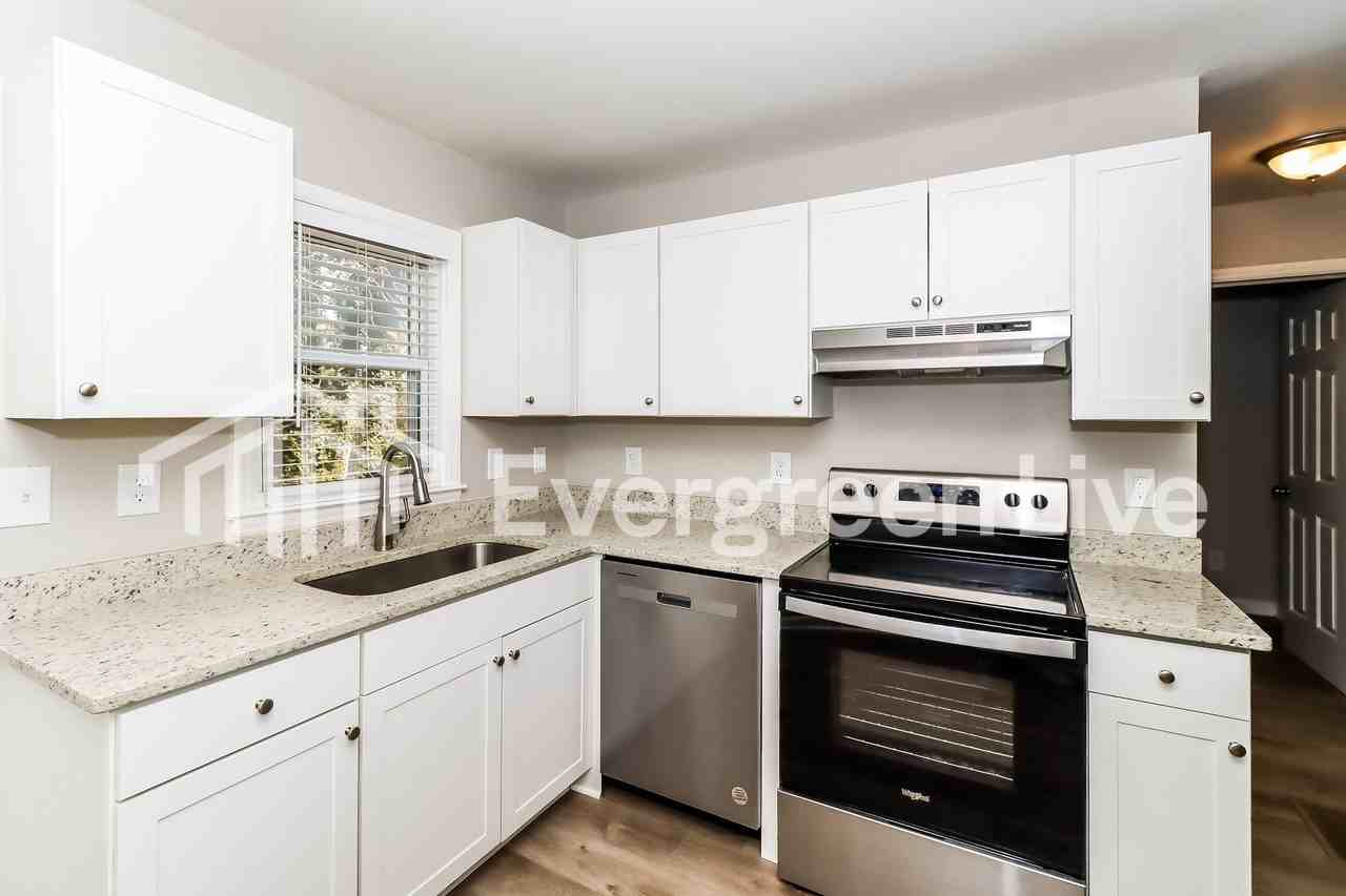 1412 Hateras Ave - Photo 4 of 18