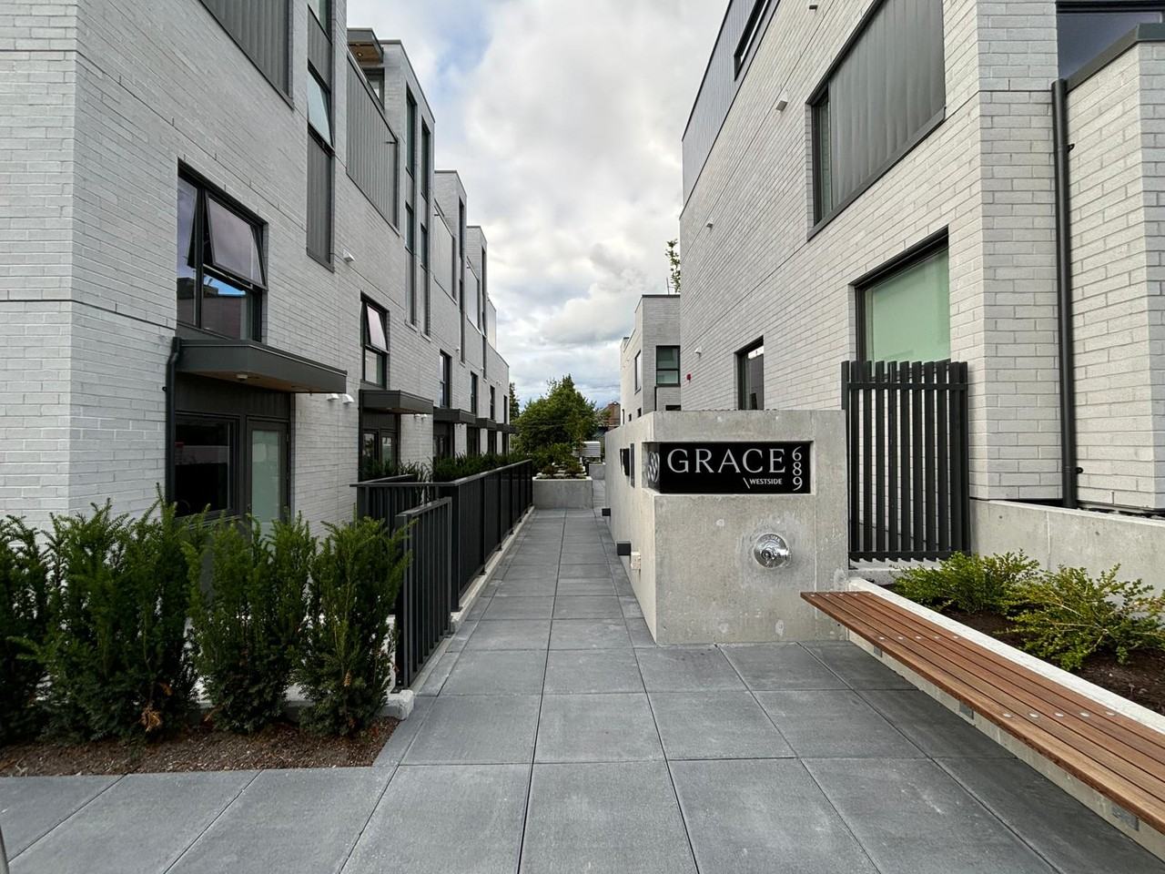 687 30th Ave W #687 - Photo 2 of 33