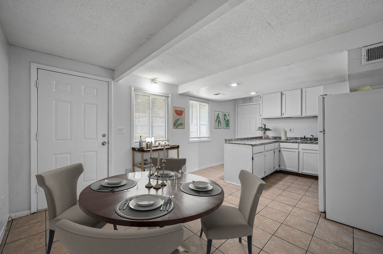 233 26th Ave Ne - Photo 3 of 22