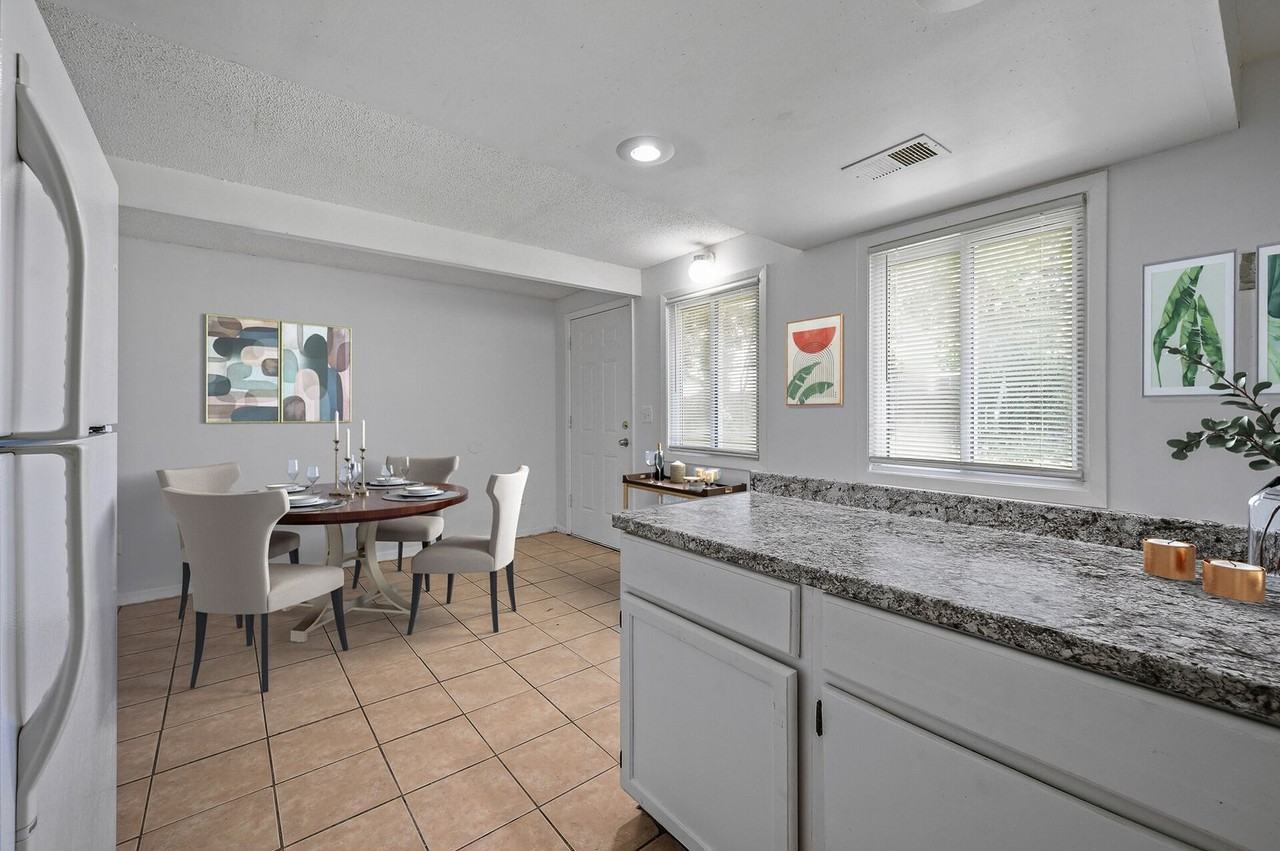 233 26th Ave Ne - Photo 6 of 22