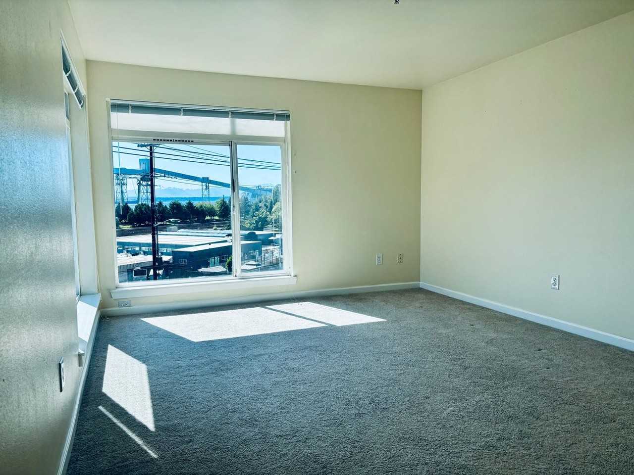 500 Elliott Ave W #404 - Photo 3 of 20