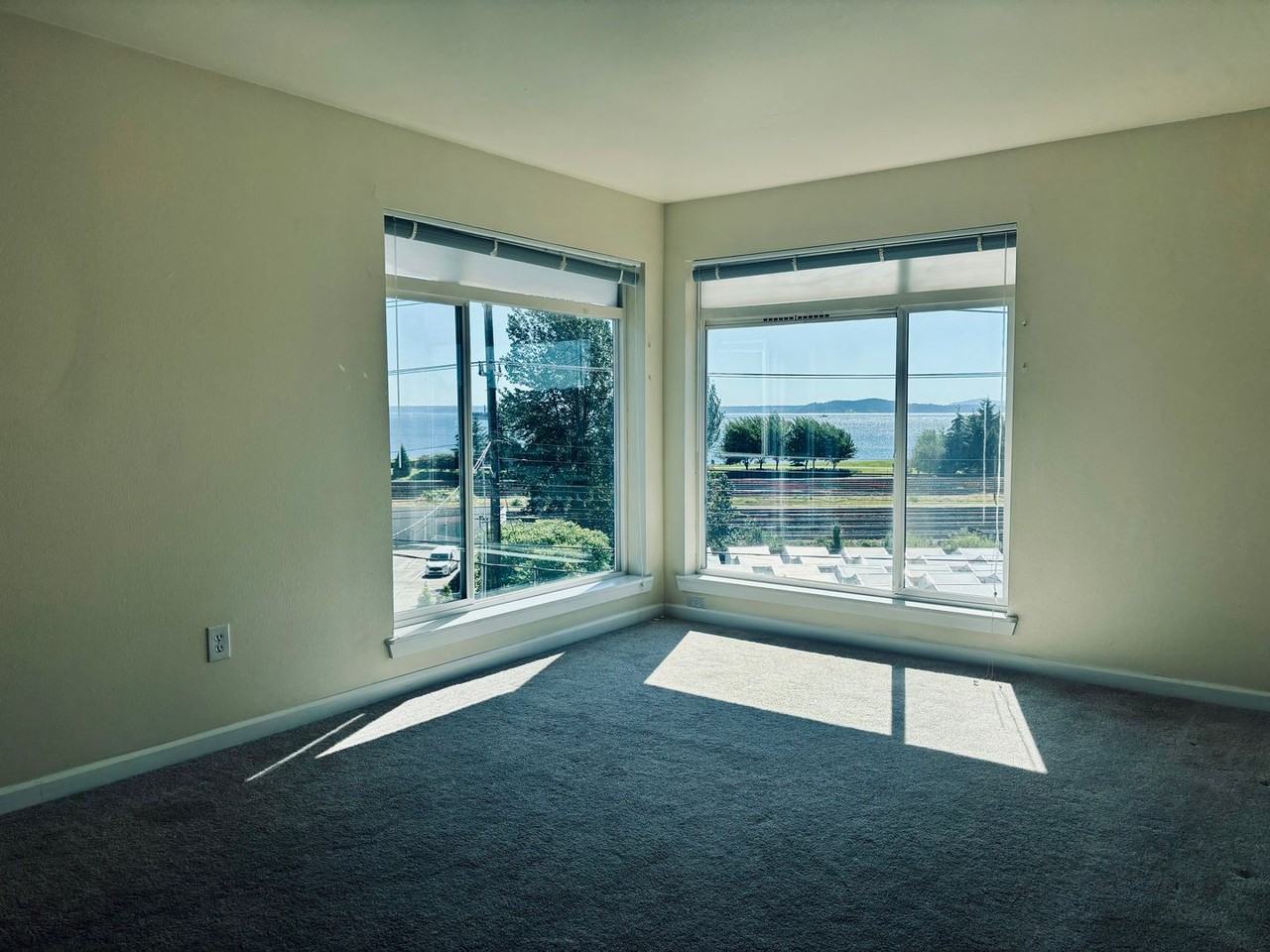 500 Elliott Ave W #404 - Photo 4 of 20