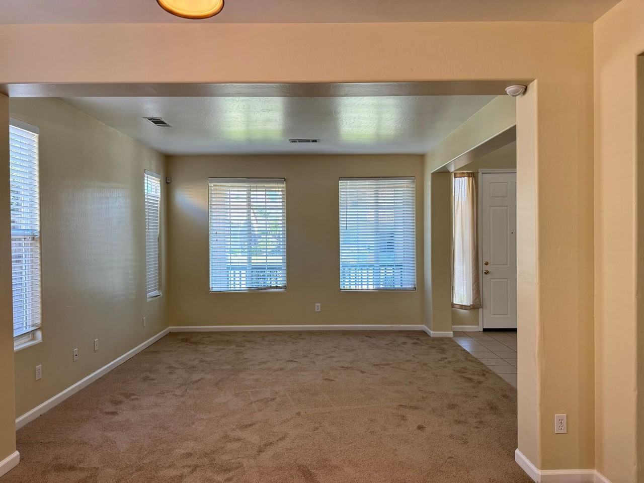 11405 Sangrado Dr - Photo 4 of 19